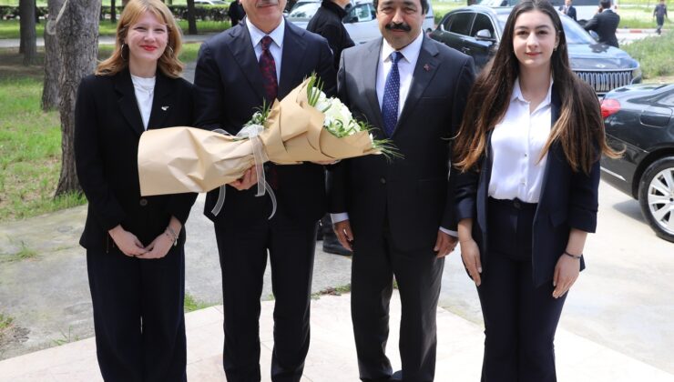 Başkan Prof. Dr. Erol Özvar İKÇÜ’yü Ziyaret Etti